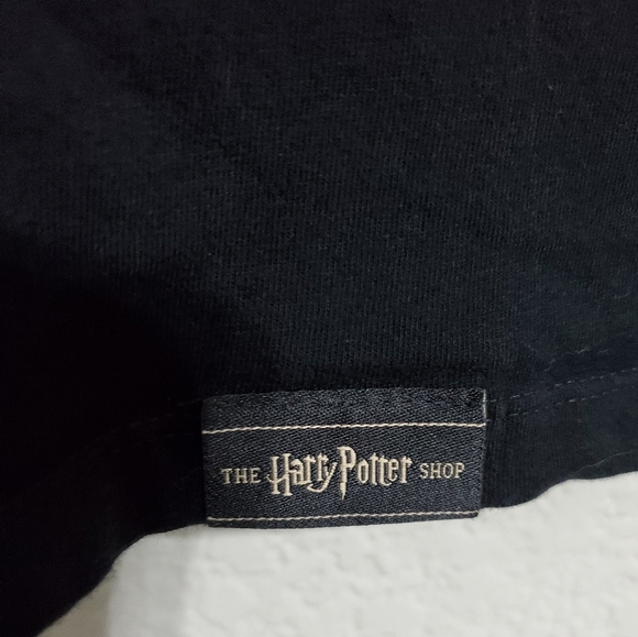 The Harry Potter Shop Hufflepuff Crewneck Graphic Tee Shirt Men's Size Large - Picture 3 of 5